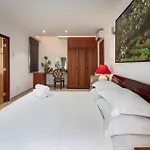 Otis Apartment Bui Vien City Center